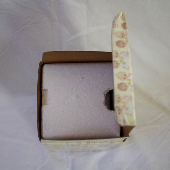 Precious Moments 'April' Porcelain Figurine (NEW) - Picture 8 of 8